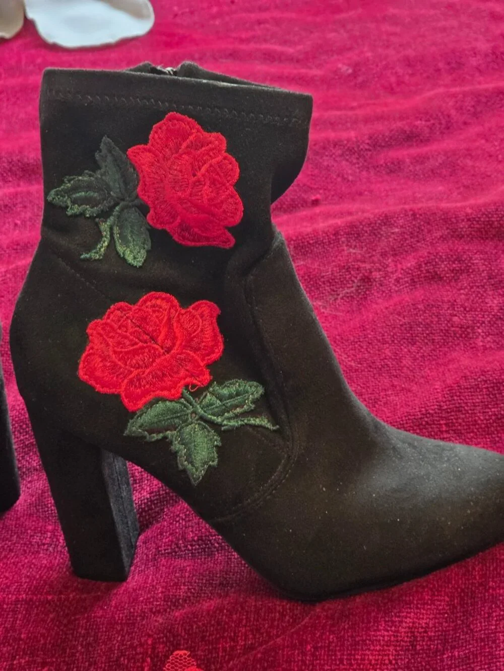 BAMBOO  SUEDE ANKLE BOOTS WITH ROSES AND LEAVES EMBROIDERY BRAND NEW!! SIZE 8
